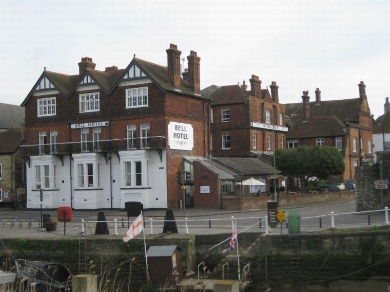 The Bell Hotel Sandwich Exterior foto